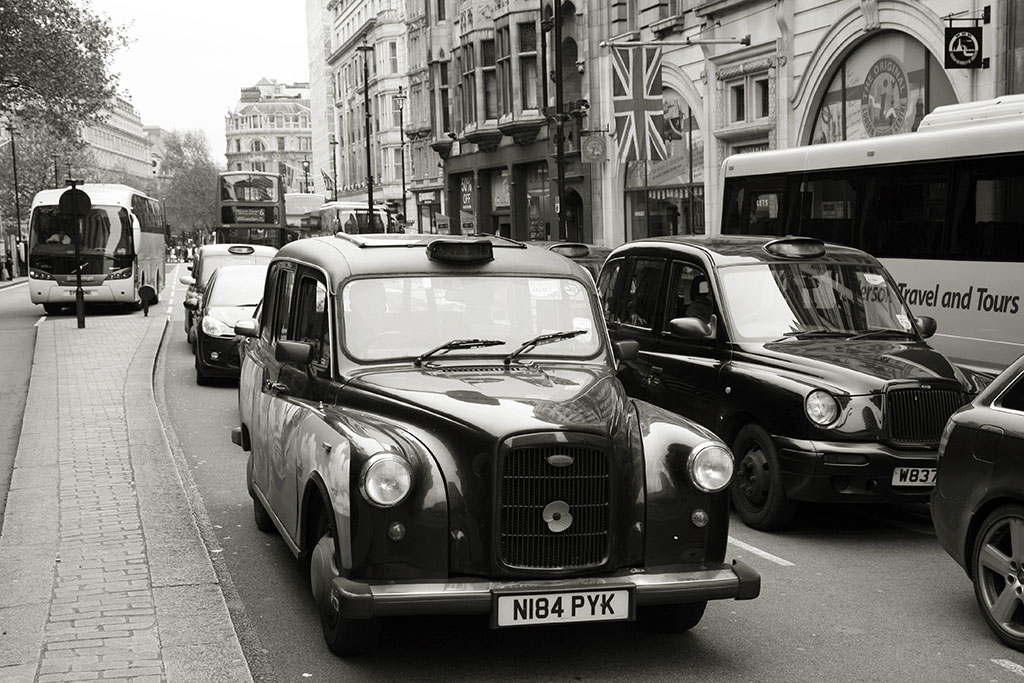 Londres: tradicional taxi negro